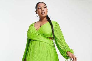 Vestido de festa curto plus size