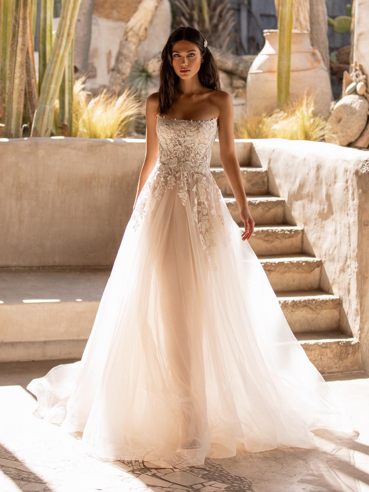 101 Vestidos com decote tomara que caia: modelos para todos os estilos de  noiva