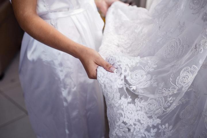 Os tipos de branco para o seu vestido de noiva