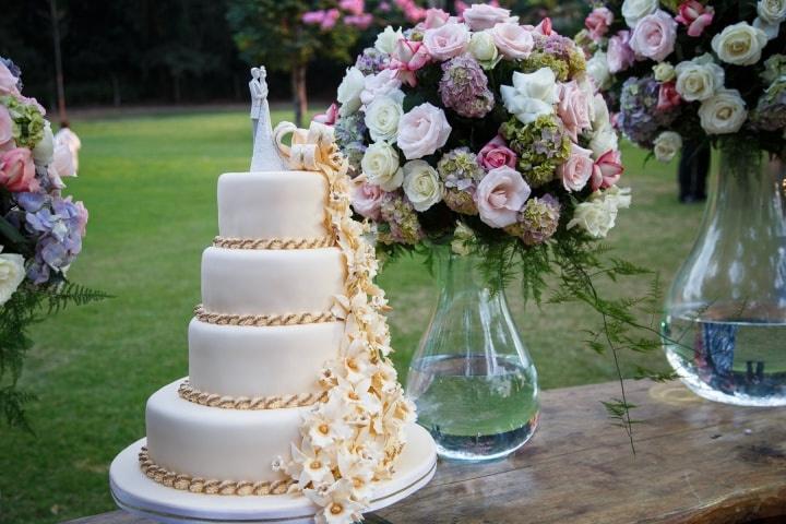 Bolo decorado de casamento