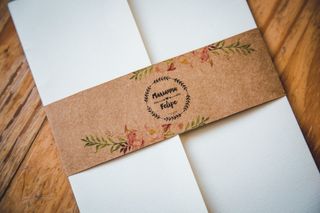 Modelo de envelope para convite de casamento