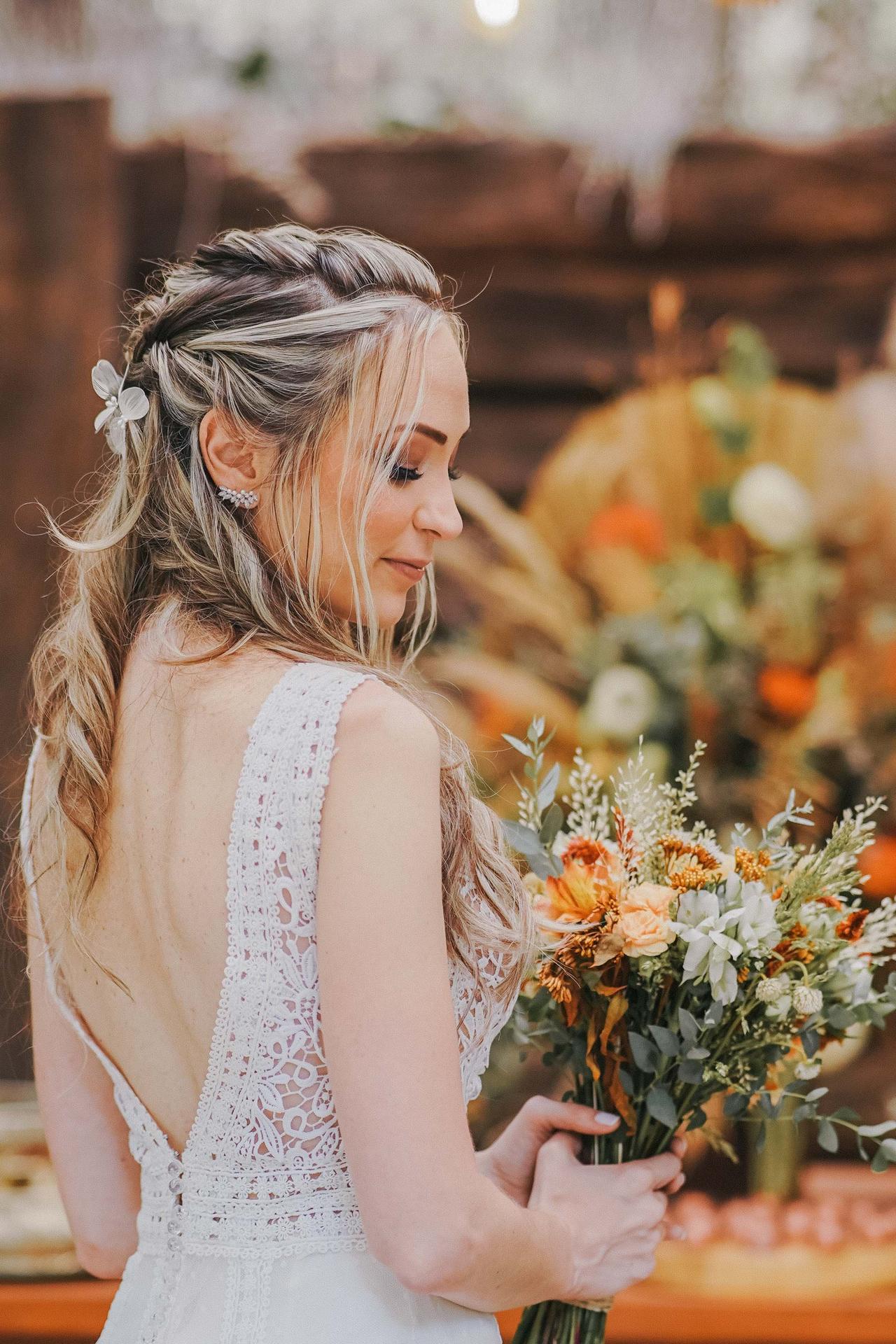 Penteado de novia com cabelo longo