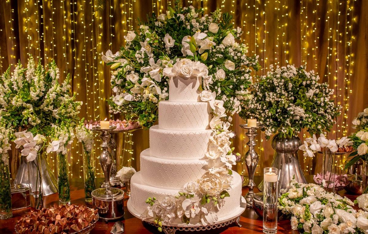 Imagem relacionada  Decorações de bolo de casamento, Bolo