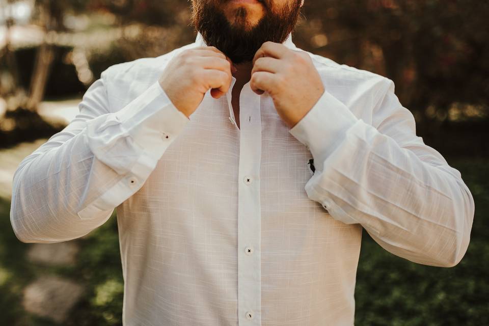 6 Dicas de como evitar manchas de suor na camisa do noivo