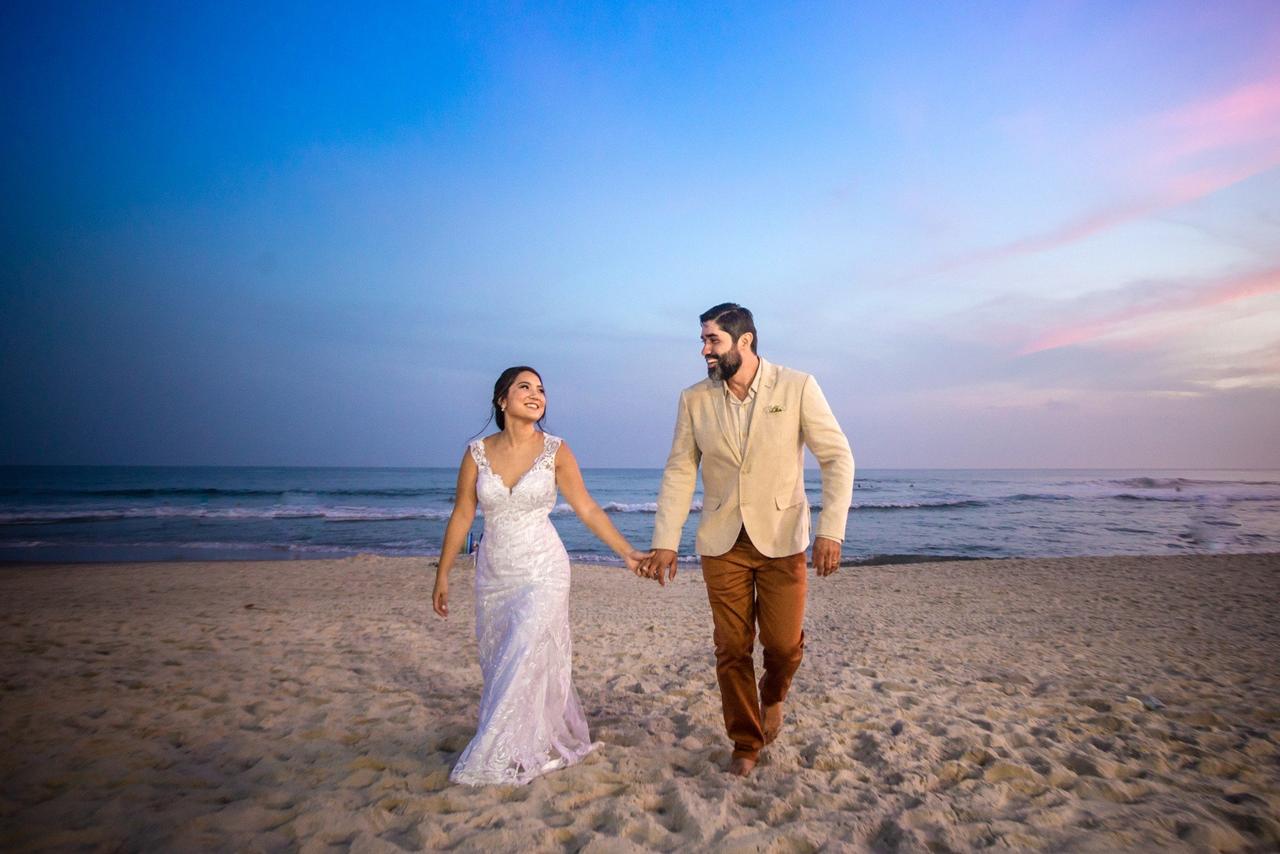 Roupa do noivo para casamentos na praia