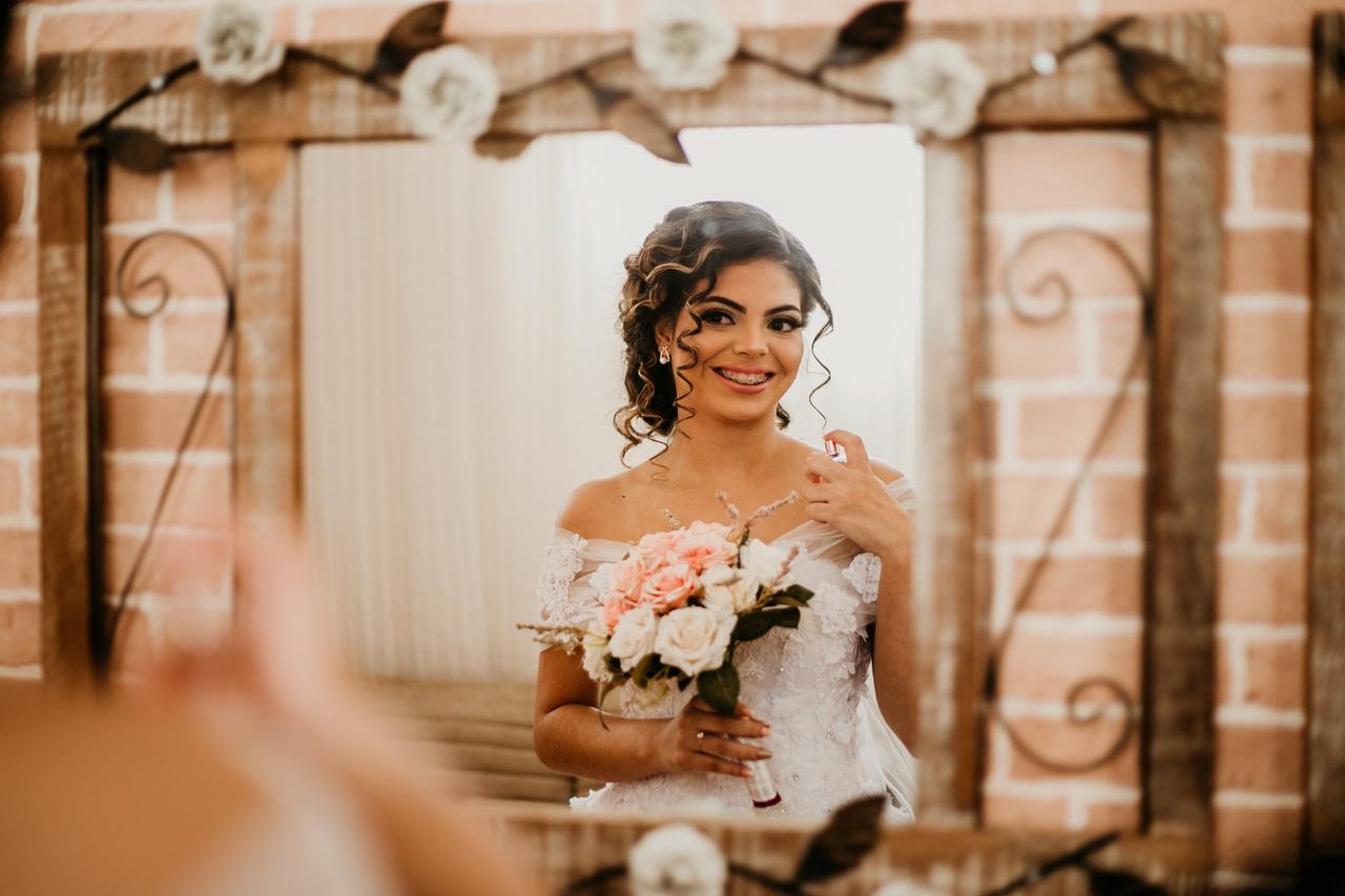 Penteado de novia com cabelo longo