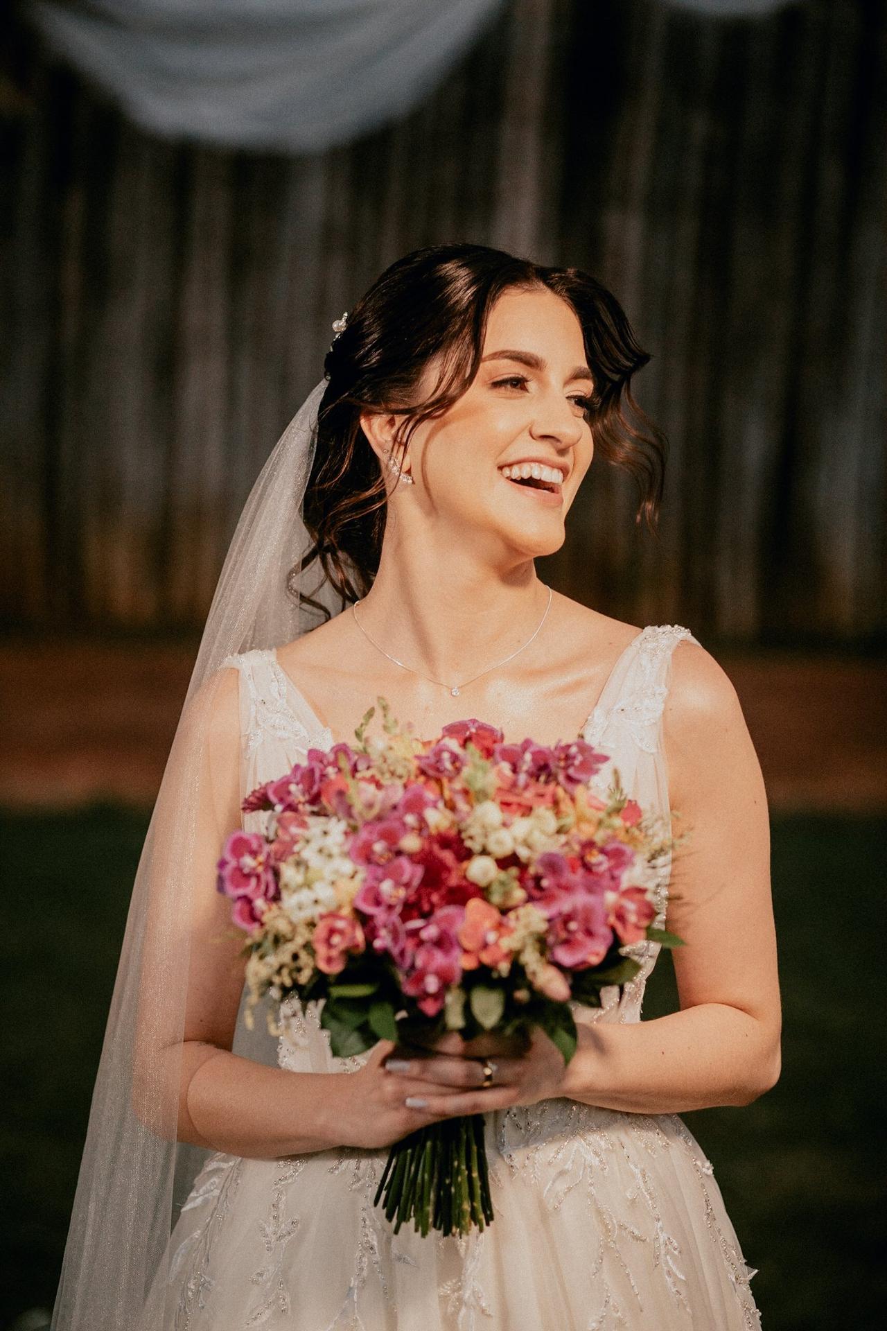 Penteado de novia com cabelo longo