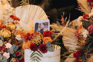 Bolo de casamento com flores