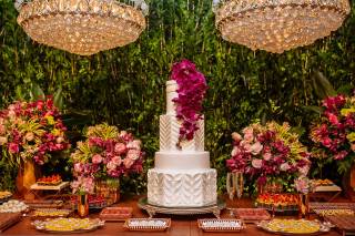 Bolo de casamento com flores