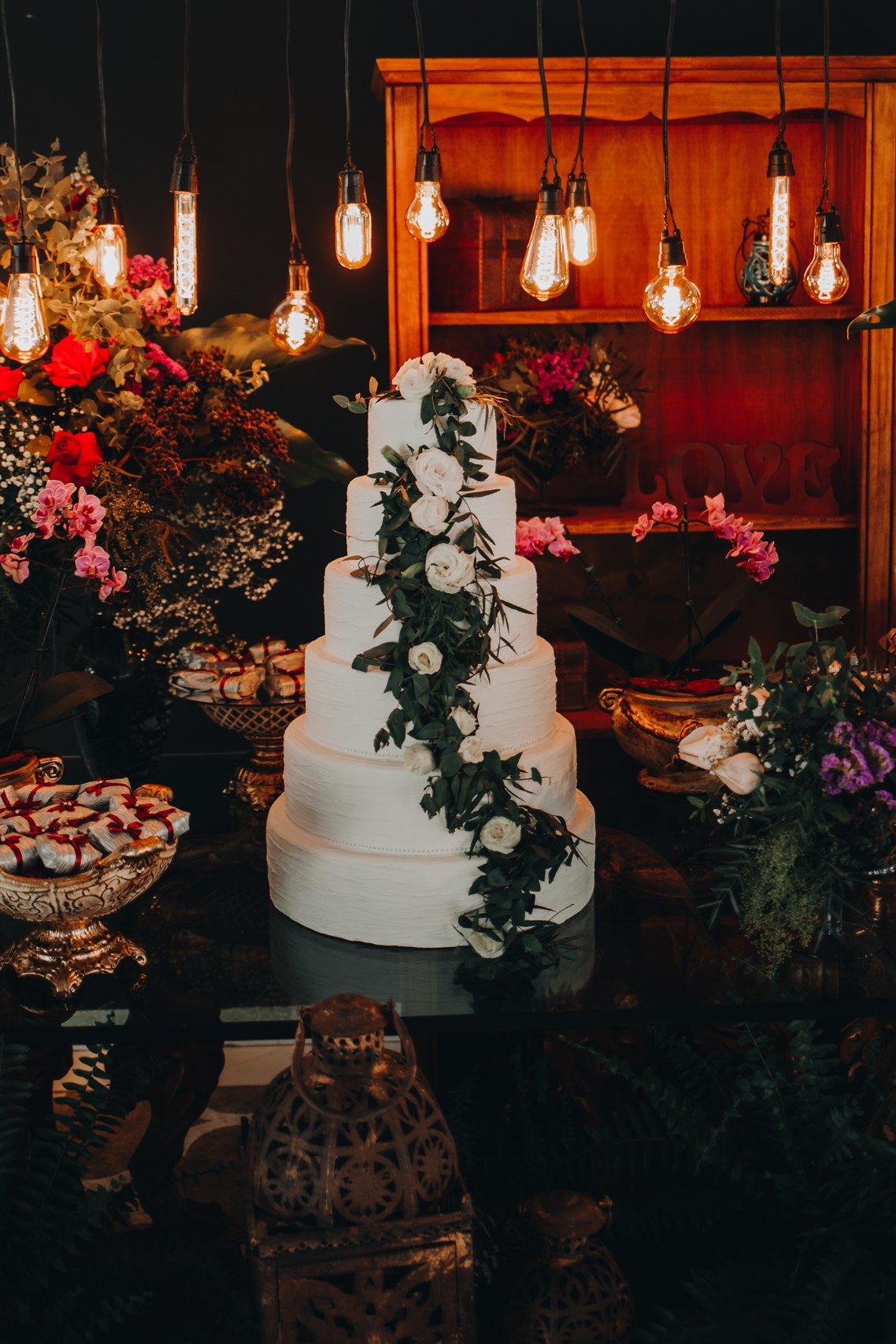 Bolo decorado de casamento