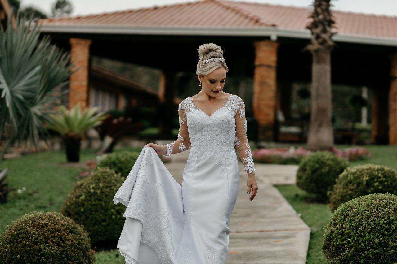 Penteado de novia com cabelo longo