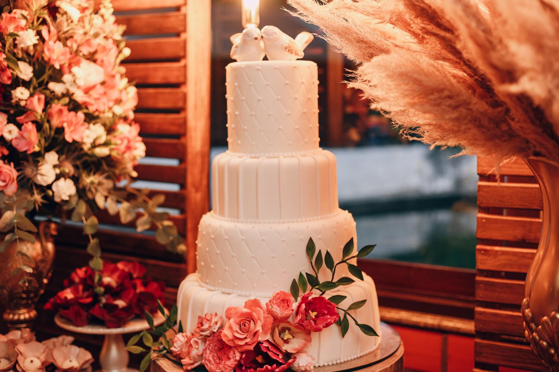 130 Fotos de bolo de casamento para inspirar os casais com esse item ...