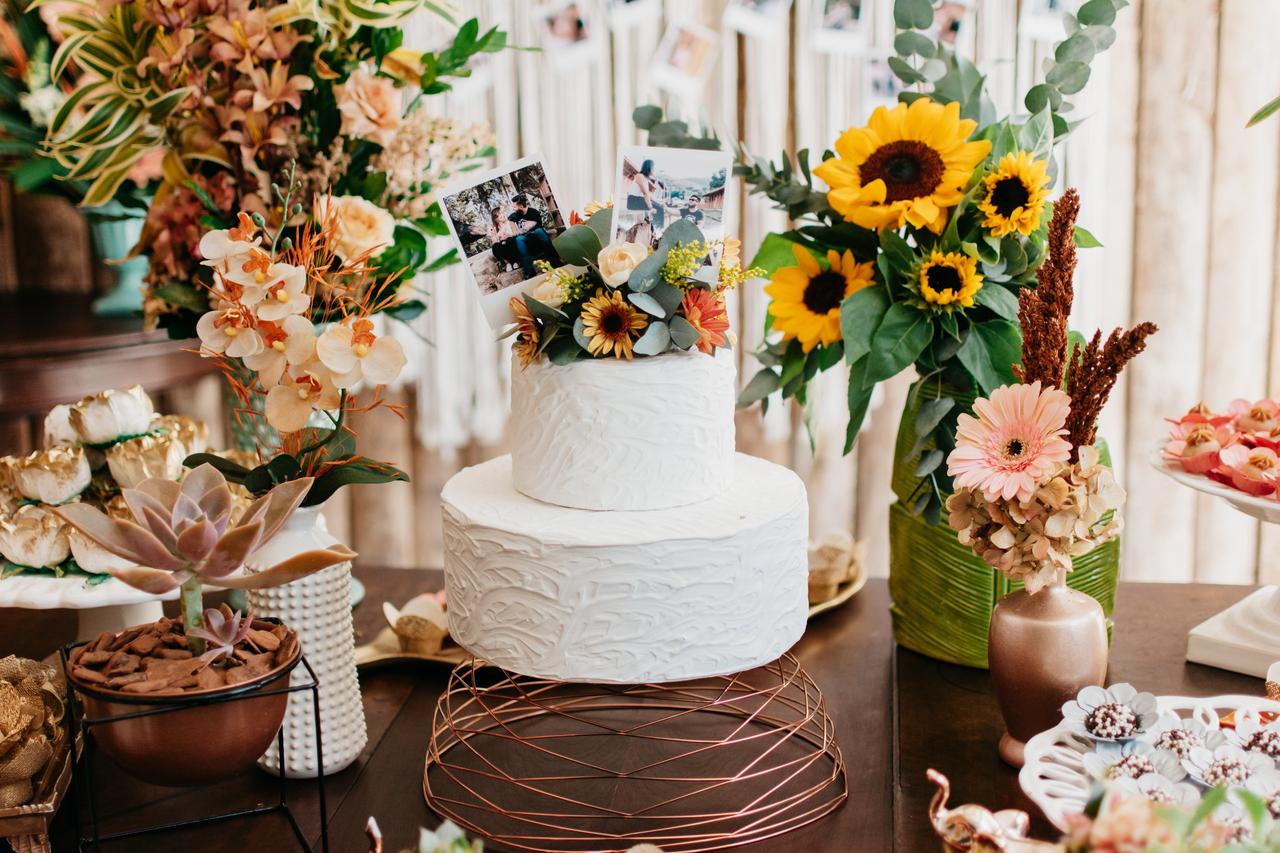 Bolo de casamento simples