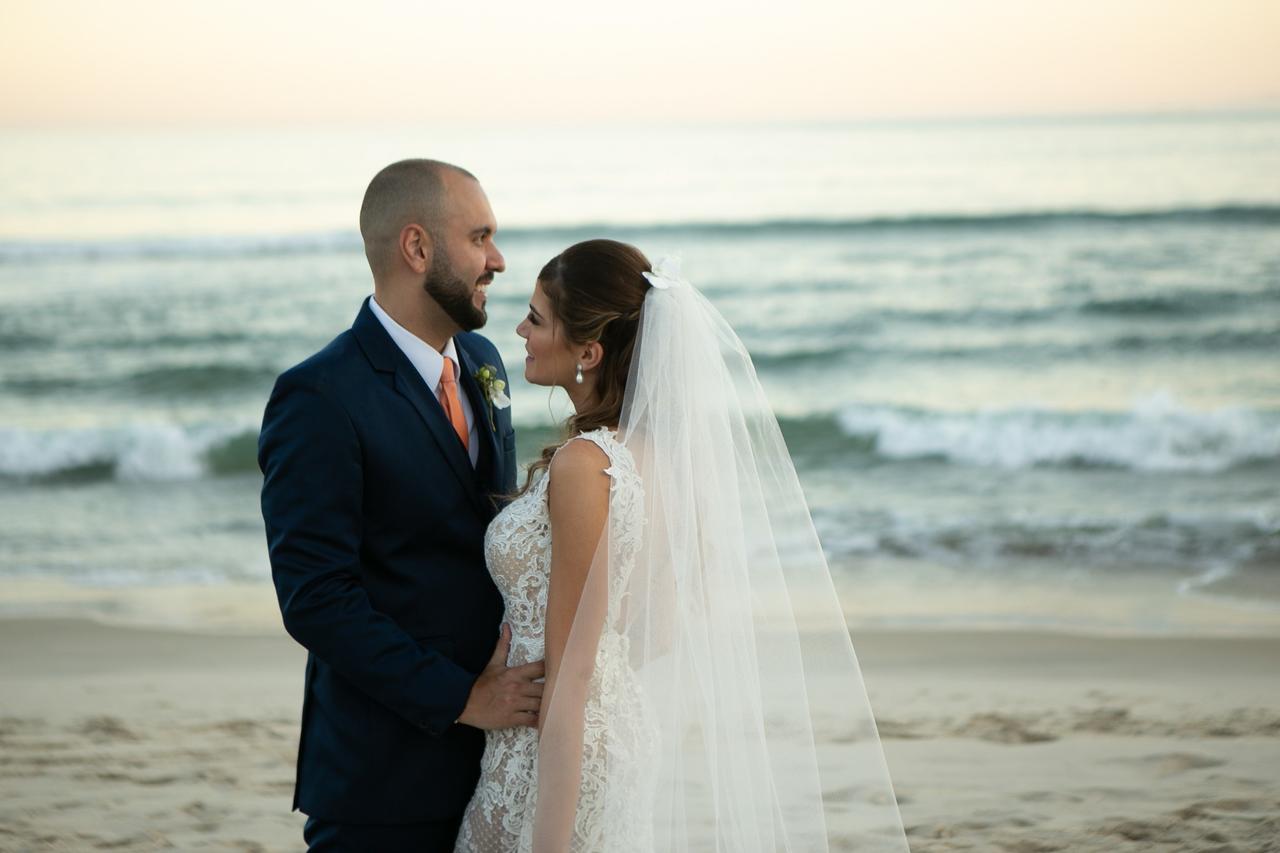 Roupa do noivo para casamentos na praia