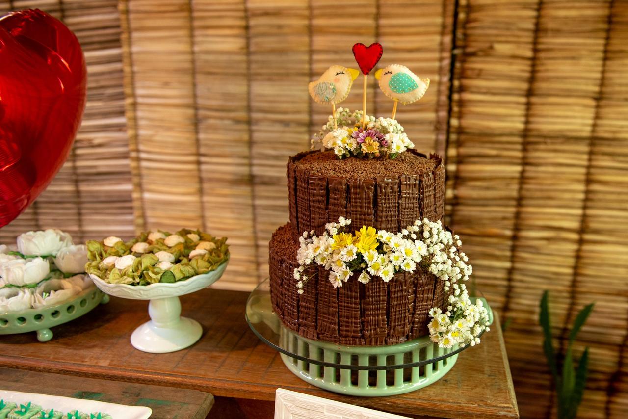 Bolo de casamento com flores