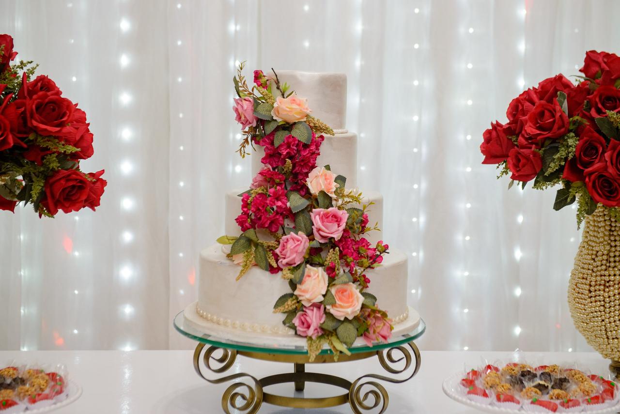 Bolo decorado de casamento