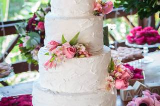 Bolo de casamento com flores