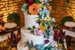 Bolo de casamento com flores