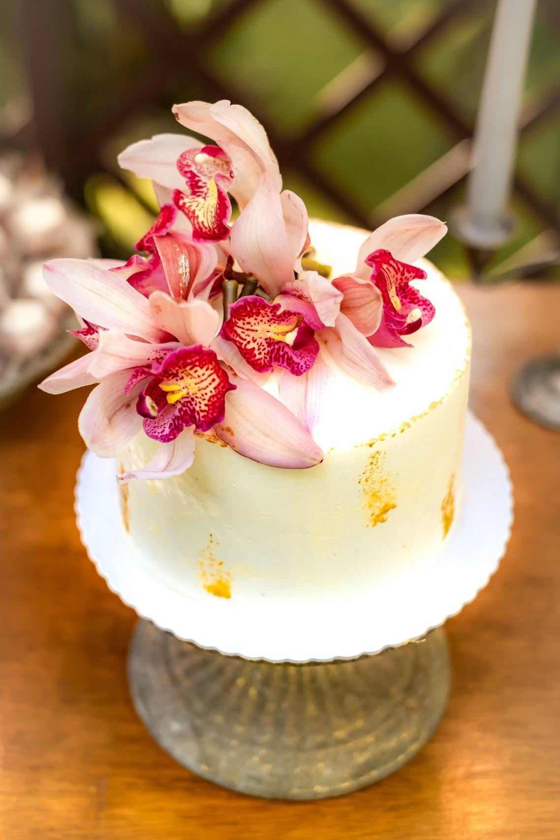 Bolo de casamento com flores