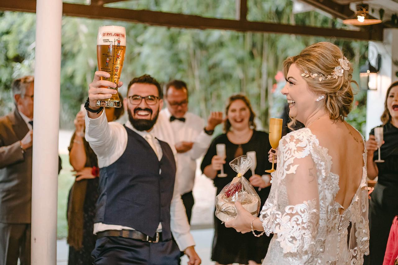 Brinde com estilo: Brincadeiras para se fazer no casamento‏