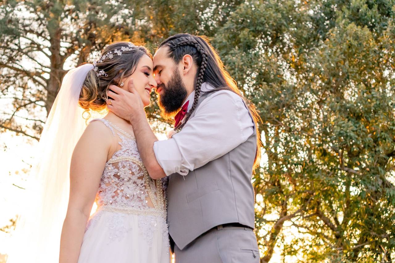 Penteado masculino para casamento: 6 modelos para os noivos de cabelo grande !