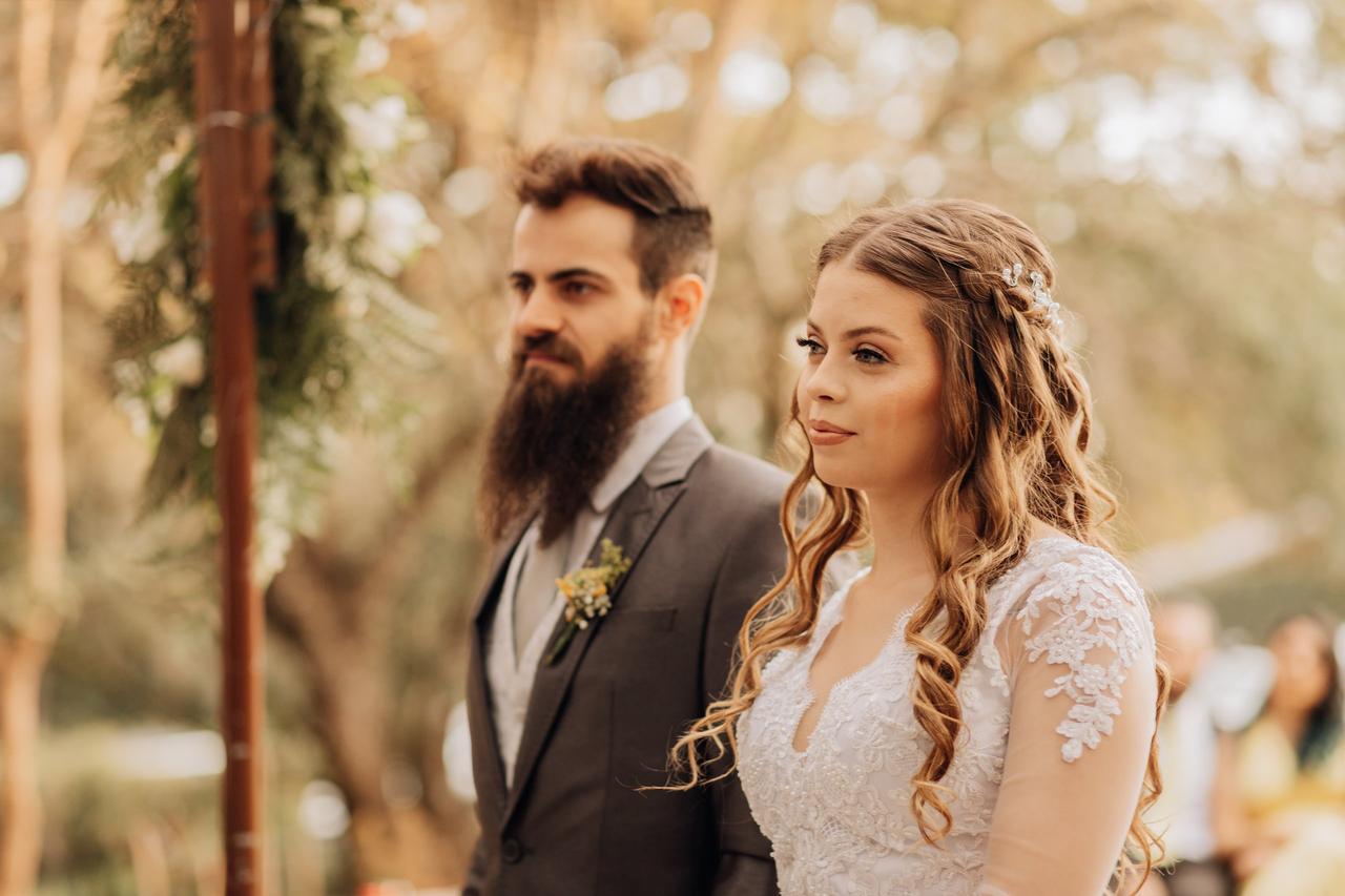 Penteado de novia com cabelo longo