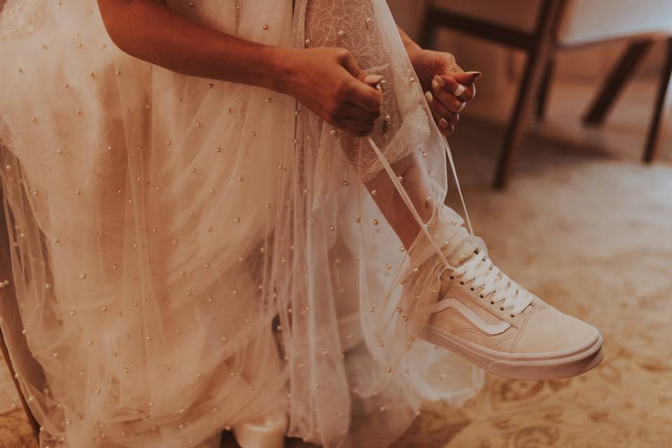 Tênis para as noivas (e ideias para o segundo par de sapatos!): conforto para curtir a festa