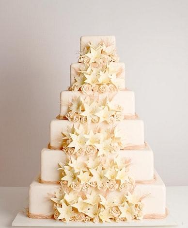 Bolo de casamento quadrado