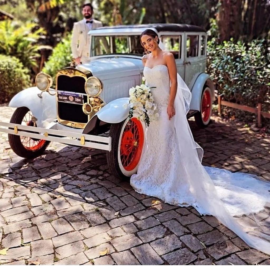 Carro da noiva para o casamento: guia para escolher e alugar o melhor  modelo!