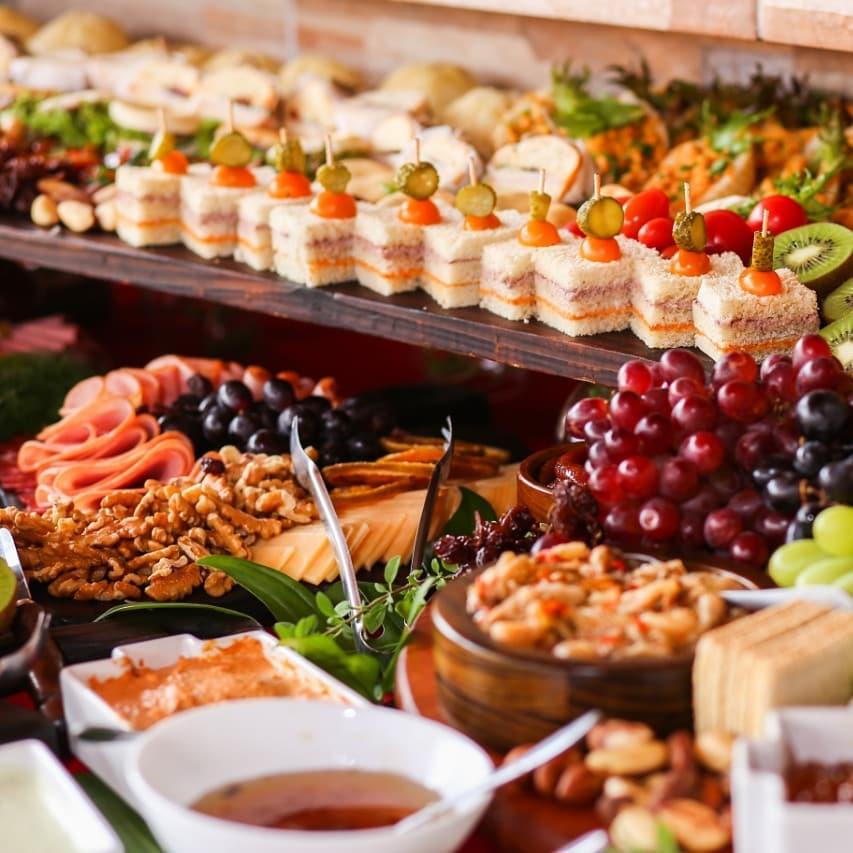 brunch casamento frios e frutas