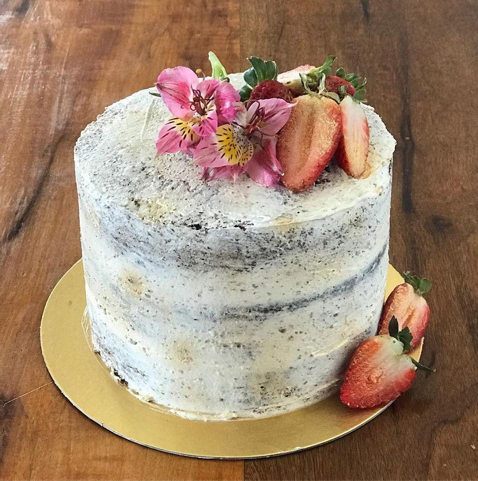 Bolo de casamento simples