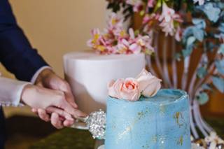 Bolo de casamento com flores