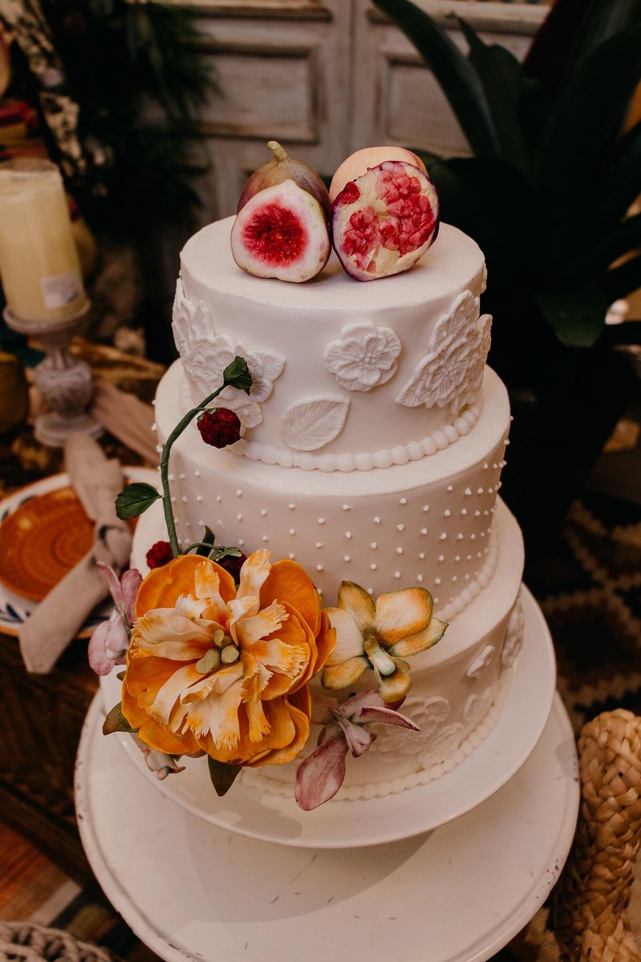 Bolo de casamento com flores