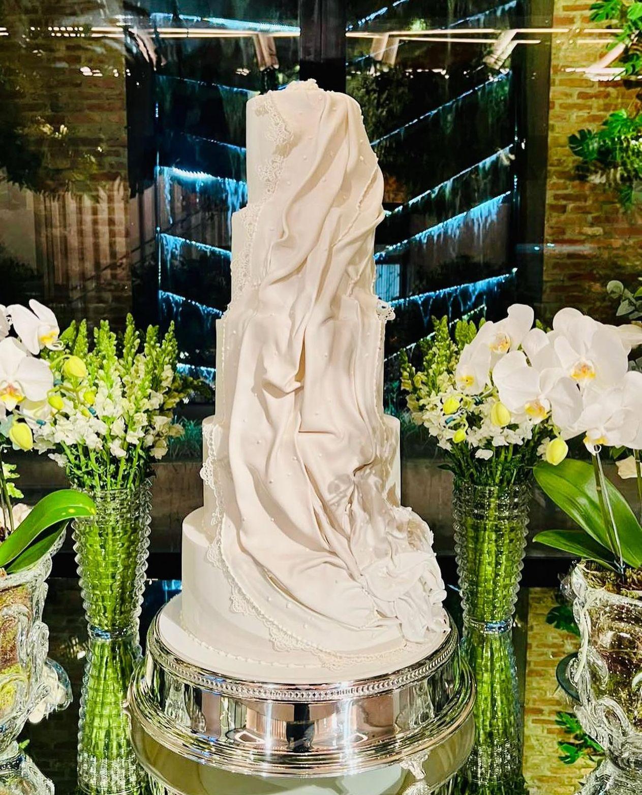 bolo de casamento luxuoso