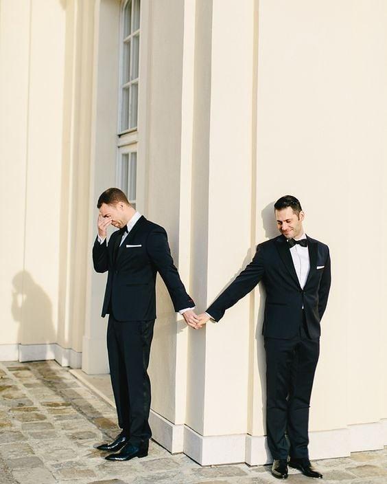 Casal no ensaio First Look de casamento