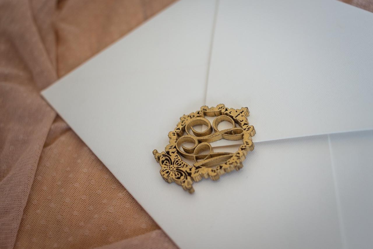 Modelo de envelope para convite de casamento