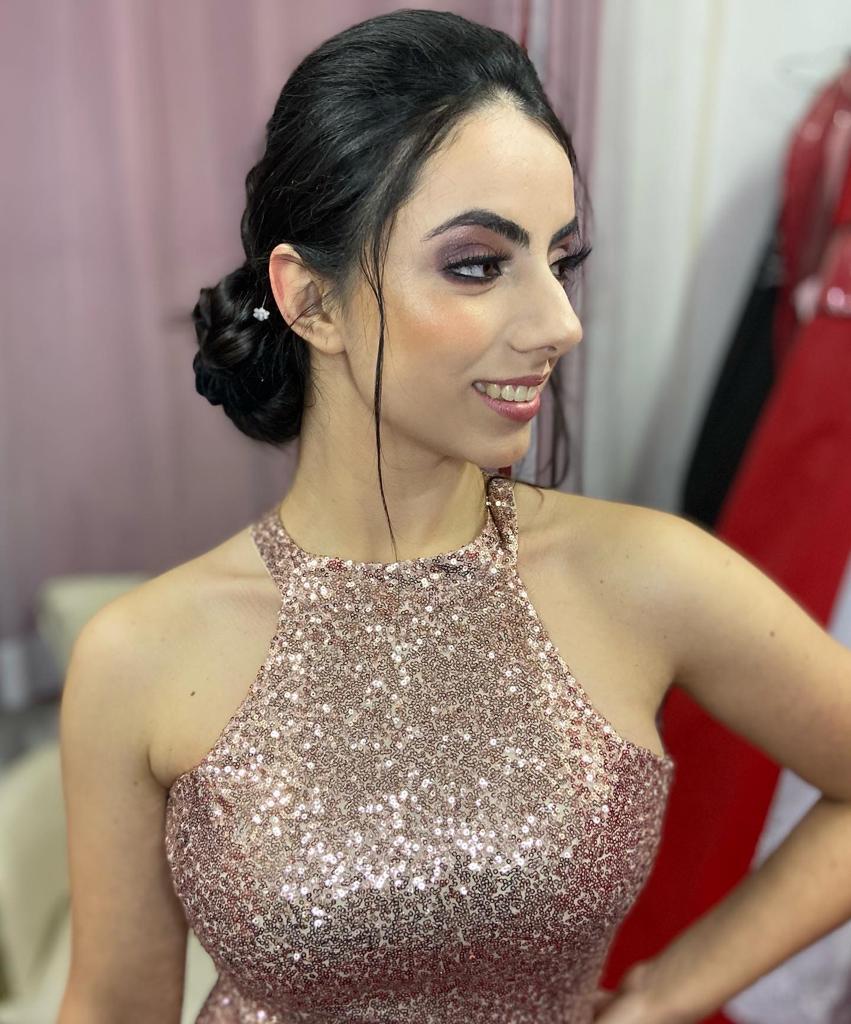 penteado madrinha casamento coque baixo