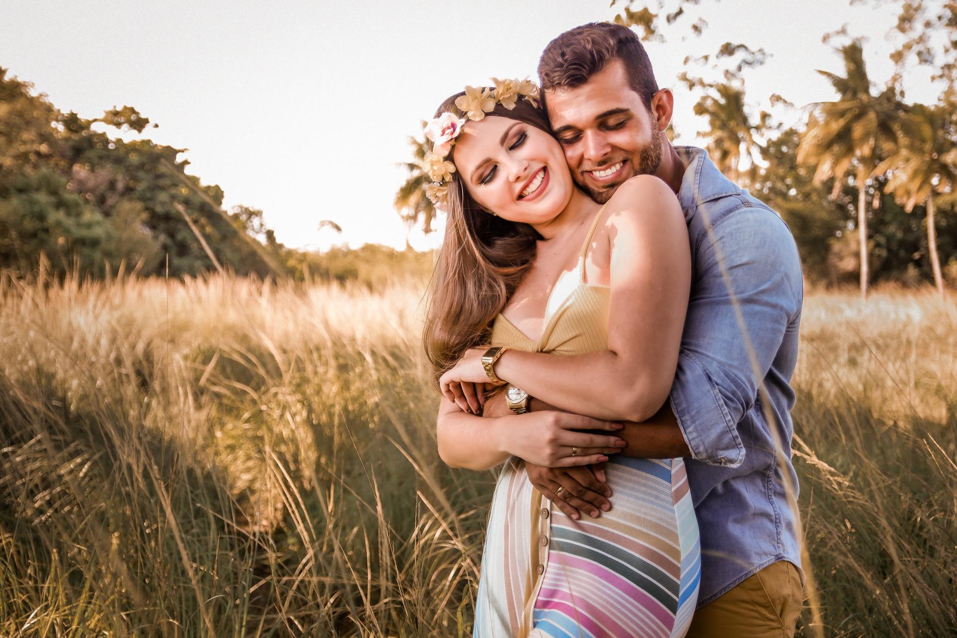 10 tipos de abraços para diversos tipos de relacionamentos: qual é o seu?