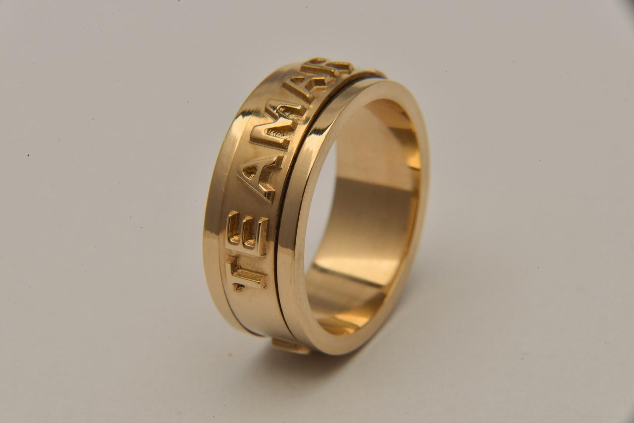 Aliança de casamento com gravação