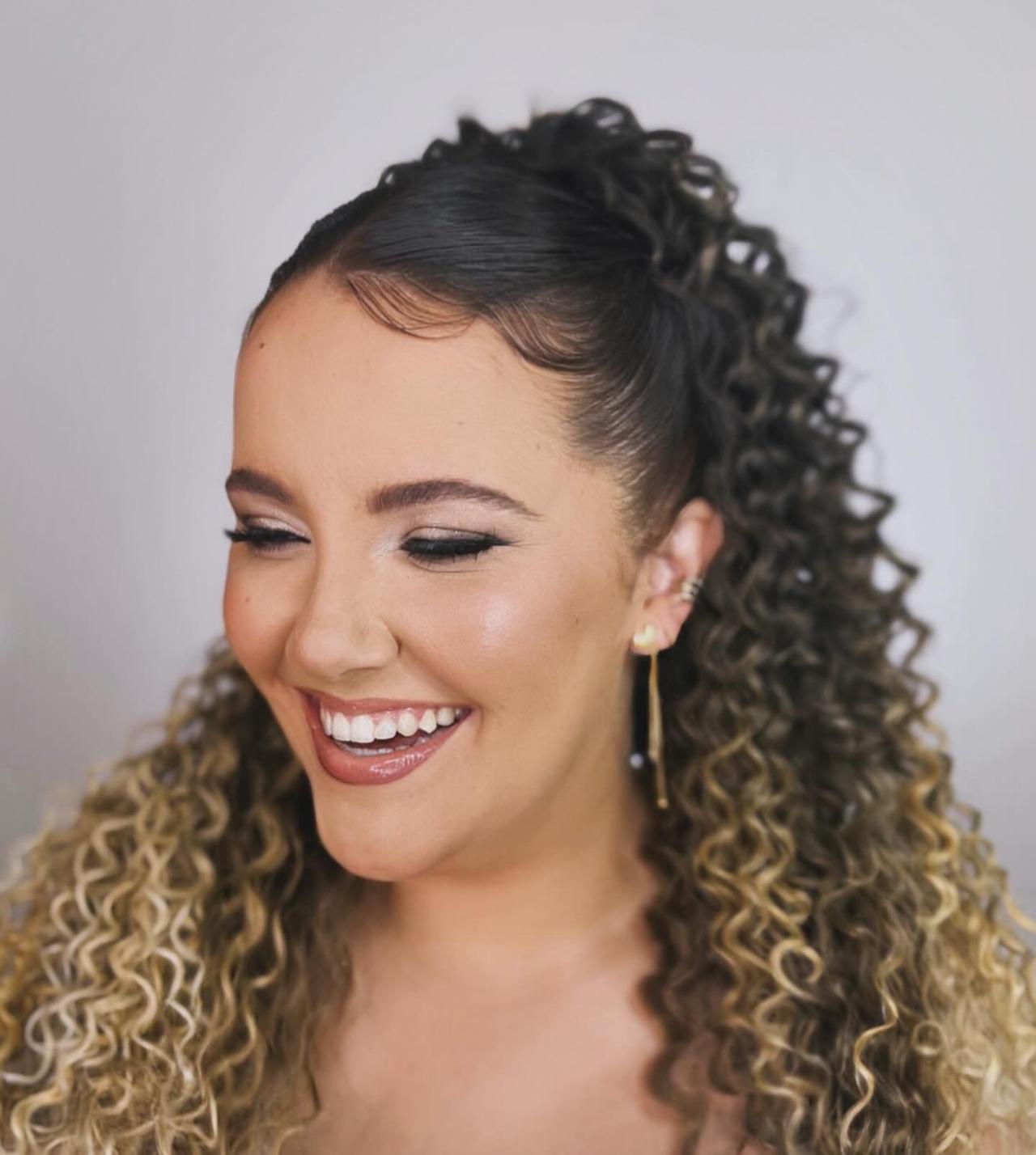 Noiva penteado cabelo cacheado