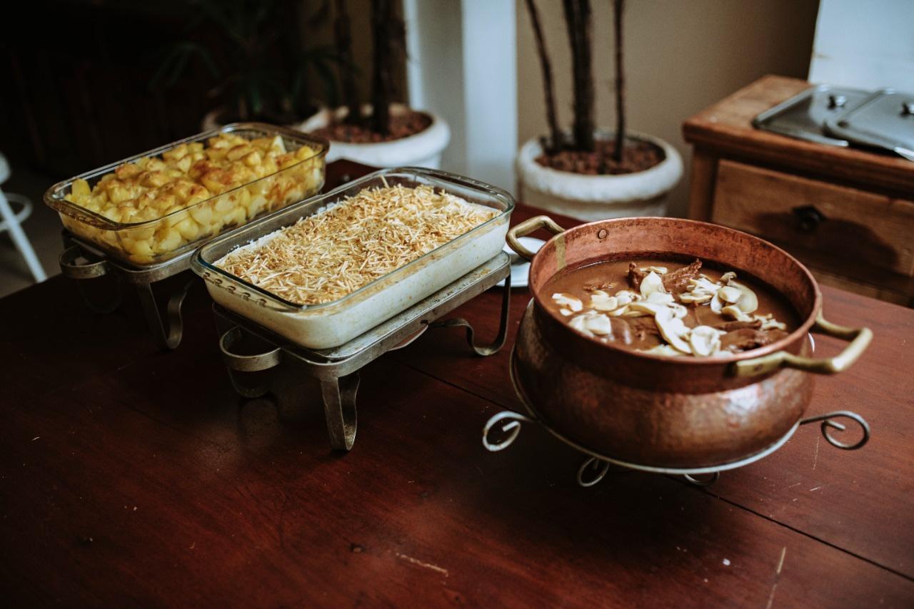 Qual a comida mais barata para casamento?