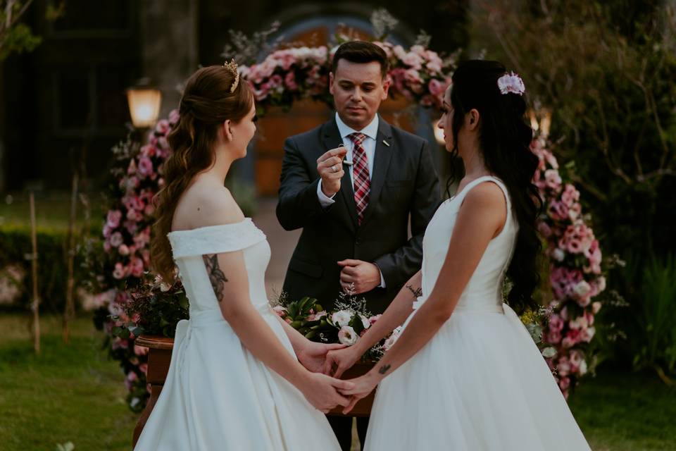 5 Conselhos para escolher o celebrante ideal do casamento civil (fará toda diferença!)