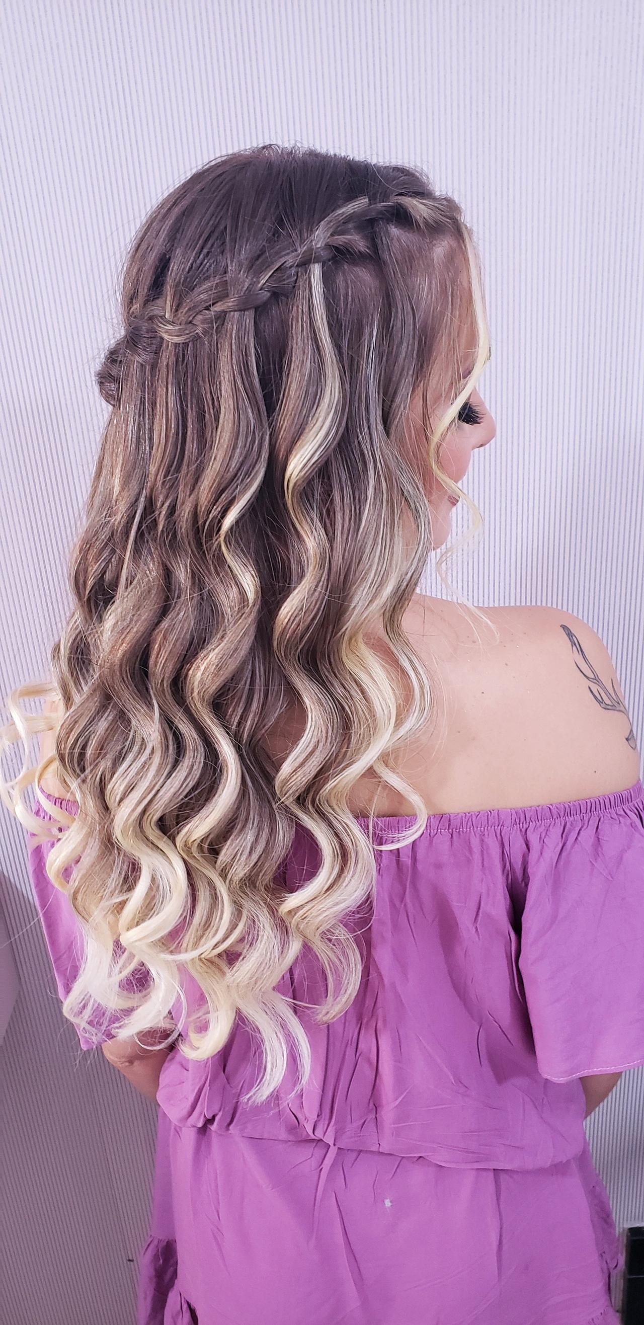 penteado madrinha casamento cabelo solto comprido com ondas