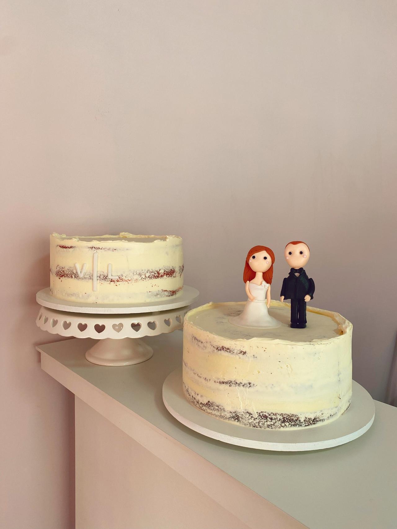 Bolo de casamento minimalista