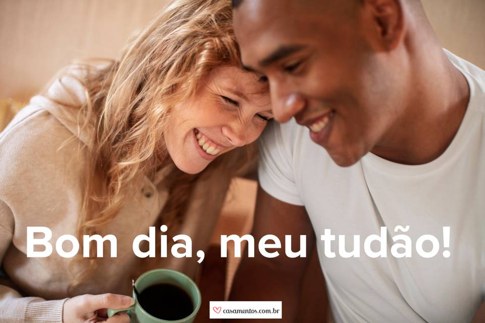 casal feliz tomando café da manhã frase de bom dia