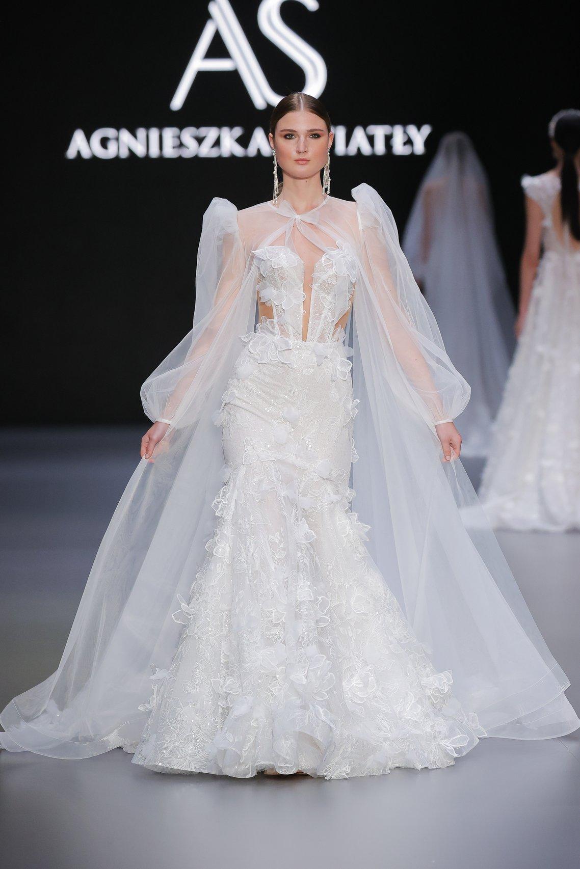 tendência vestido de noiva 2025 flores