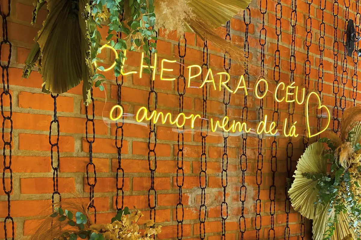 Estou com medo da minha vez nunca chegar. » Com Amor, Frases