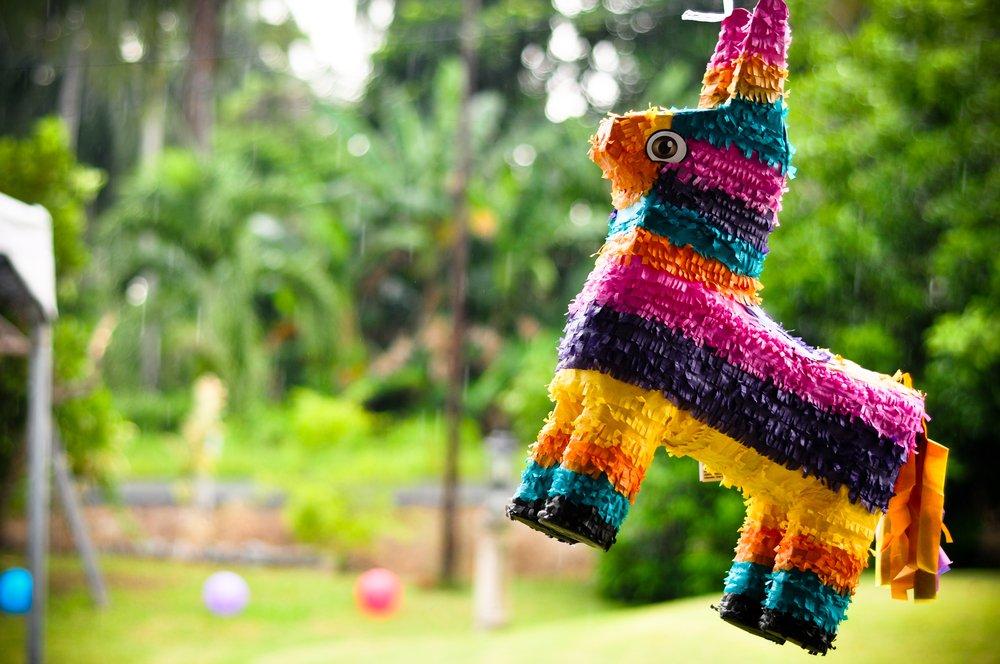 Que tal colocar uma piñata no seu dia C? Explicamos como!