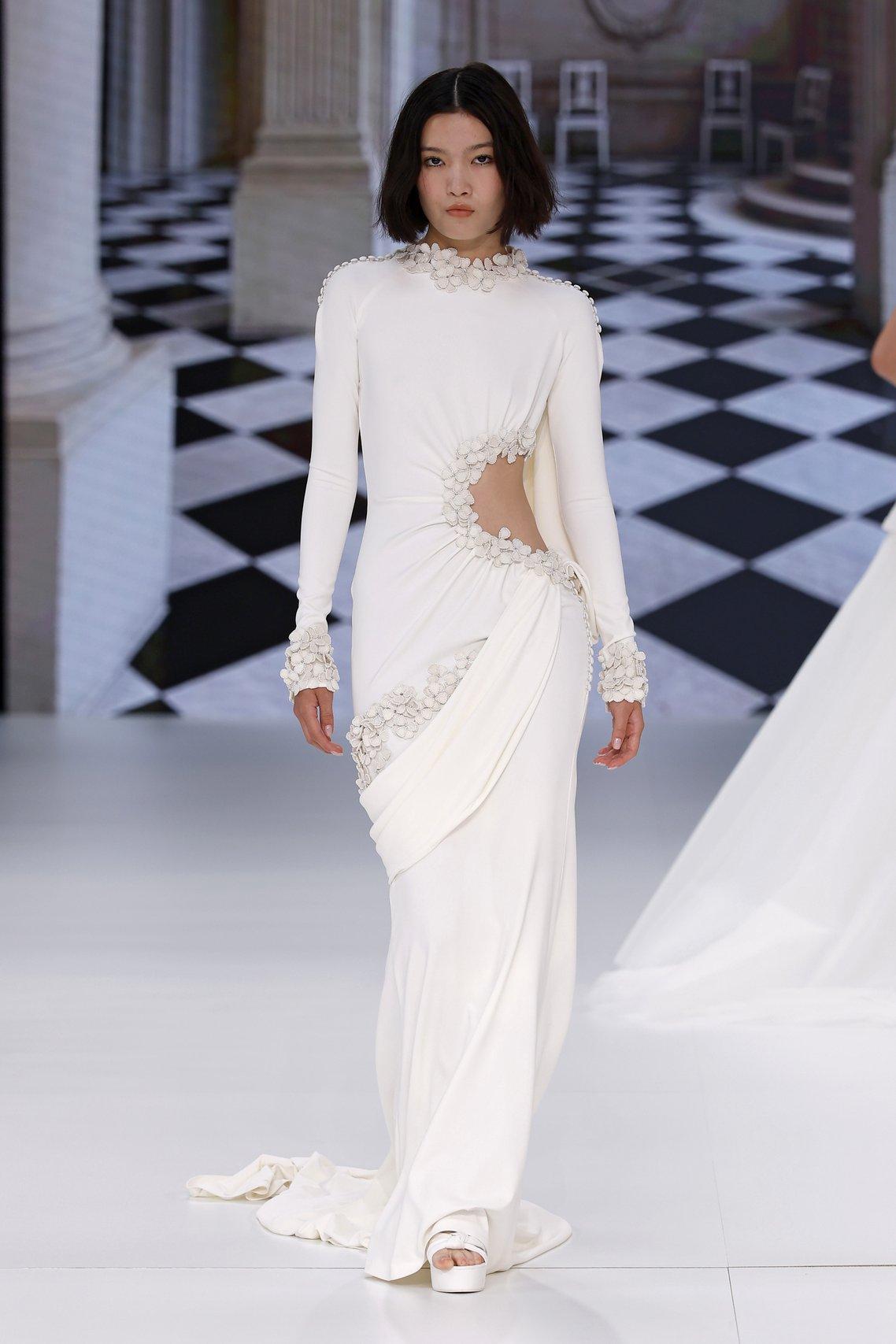 tendência vestido de noiva 2025 2026 cut out