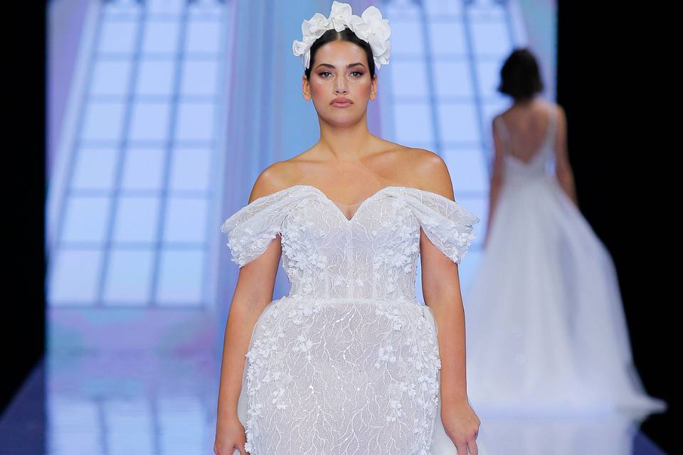 O encanto irresistível do decote ombro a ombro em 110 vestidos de noiva